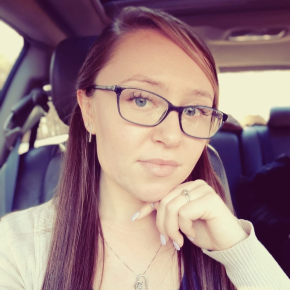 Meet the Posher Other - Meet your Posher, Abby